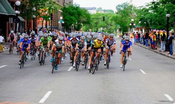 Rounding corner four the women's field raced as all together as no break could get established