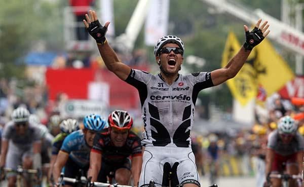 Thor Hushovd (Cervelo Test Team) wins a wet, rainy stage.