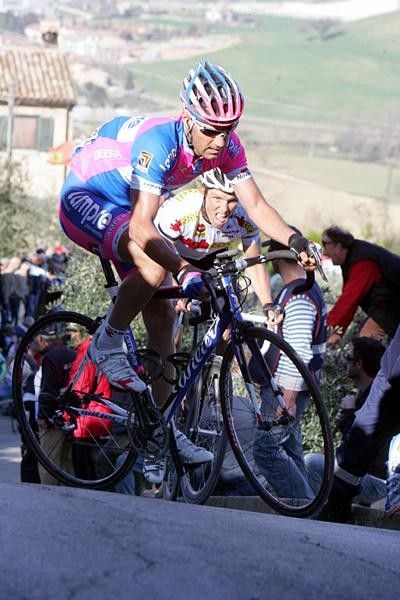 Patxi Vila (Lampre) keeps his bike going.