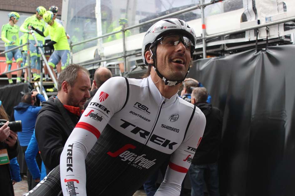 Fabian Cancellara arrives at sign on