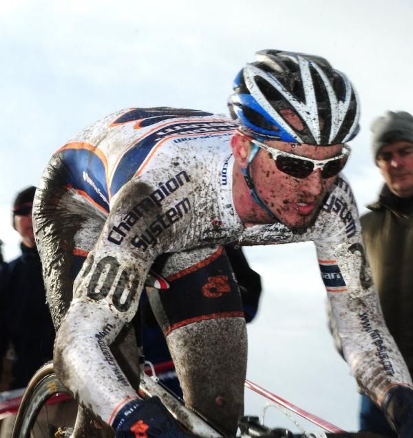 Luke Keough (Champions Systems) descending in third place.