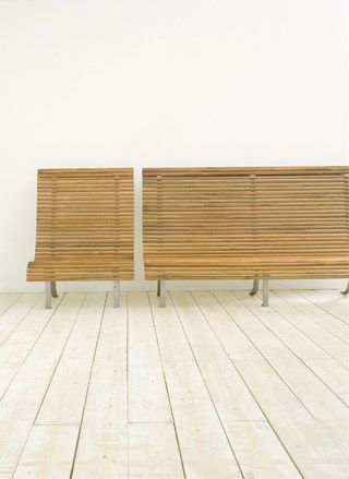 The 'Élephant' bench, designed by Putman in the 1980s, is an oversized version of the traditional benches found in Parisian squares.