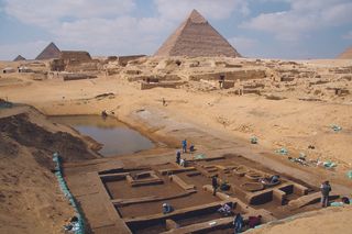 giza discoveries, giza pyramids