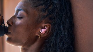 Beats Powerbeats Fit in pink