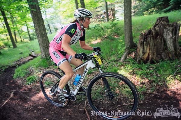 Women's prologue champ Sue Haywood (NoTubes) enters stage 2 with a 3-second lead over Cheryl Sorenson (TeamCF)