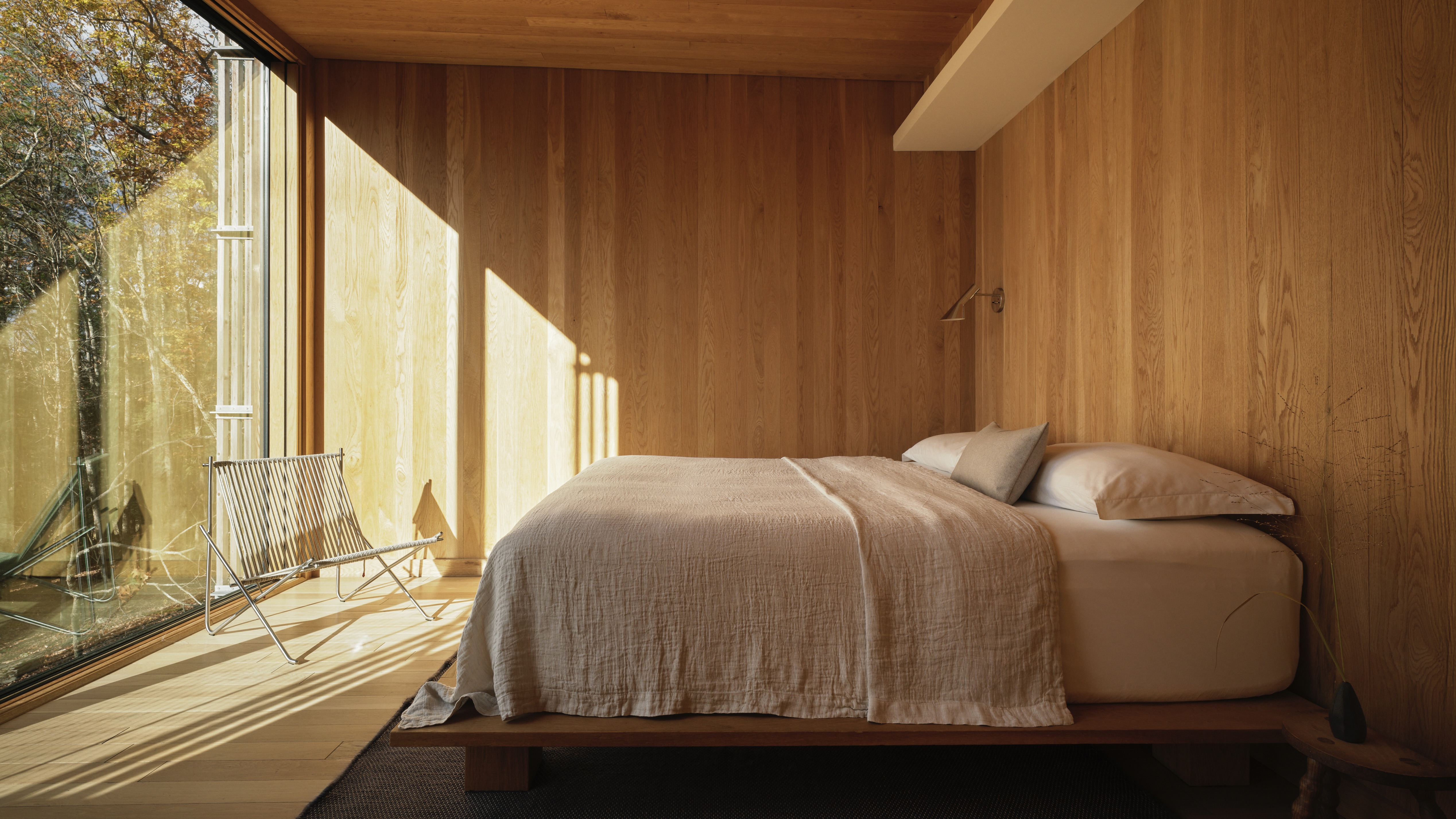 Catskills hotel piaule, furnished by DWR