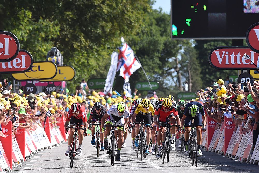 Alejandro Valverde (Movistar) gets the bunch sprint for third
