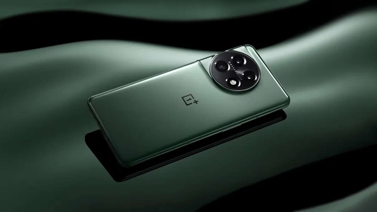 OnePlus 11 in green, seen from the back