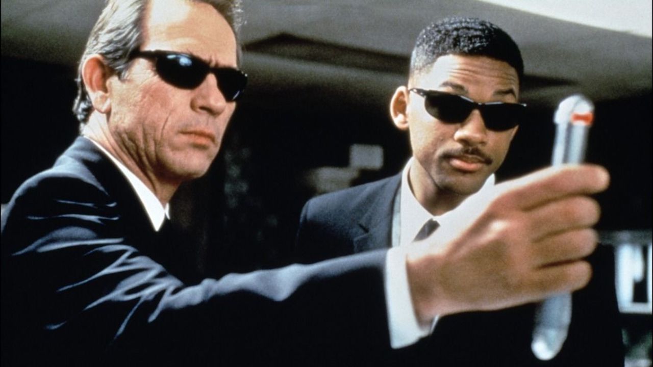 Tommy Lee Jones and Will Smith in Men in Black.