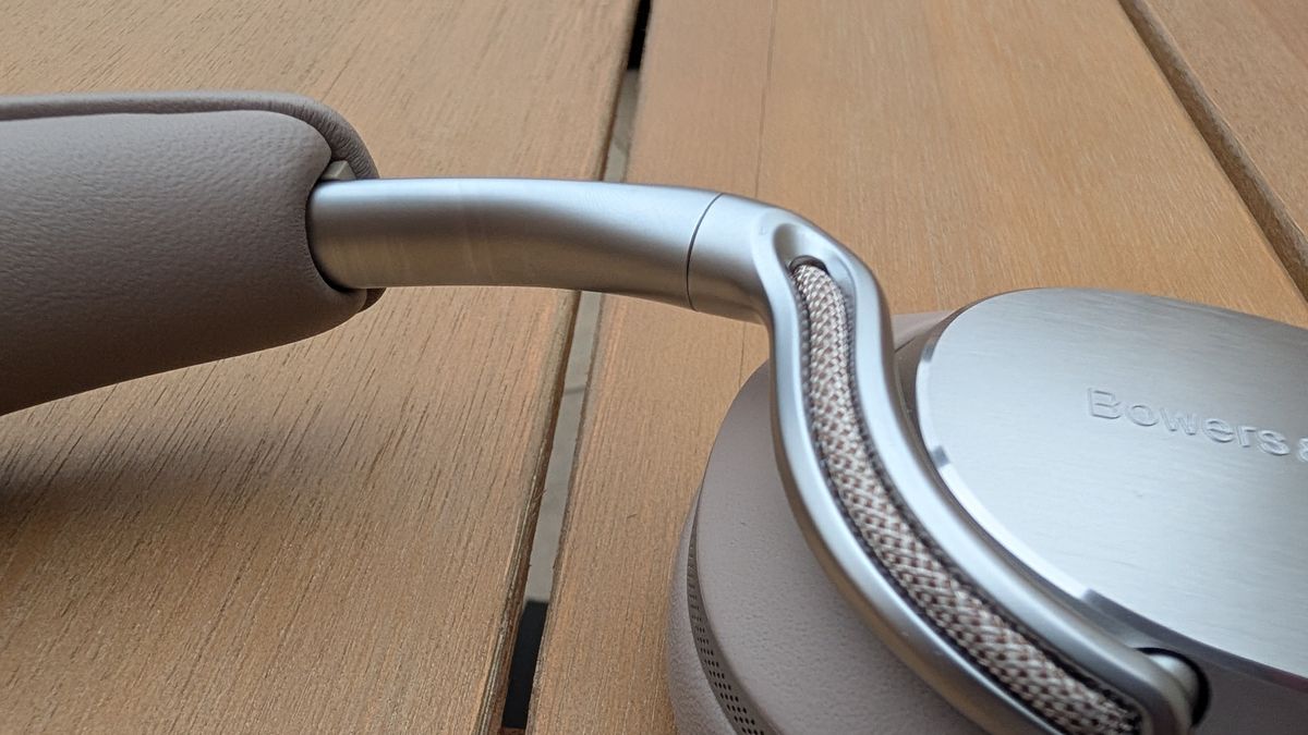 Bowers &amp; Wilkins Px8 S2