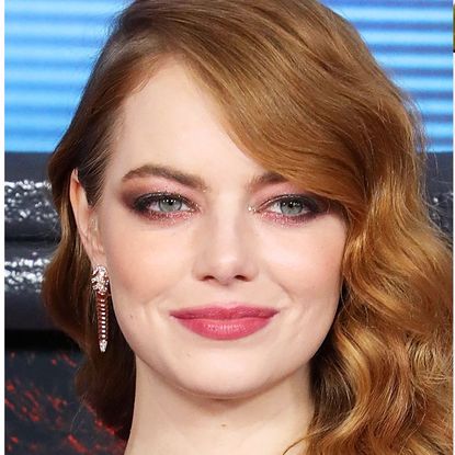 Hair, Face, Eyebrow, Lip, Hairstyle, Nose, Chin, Cheek, Beauty, Head, 