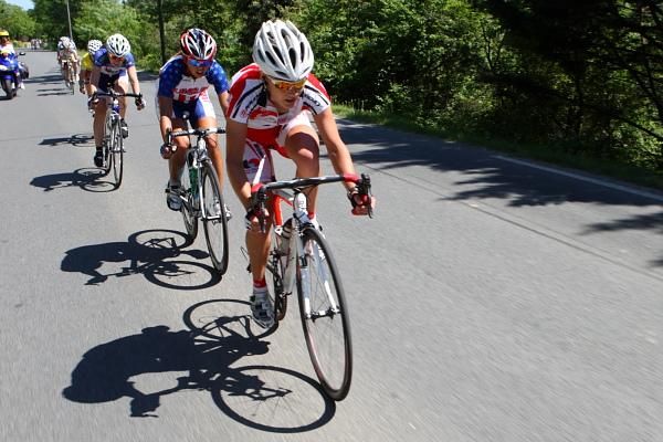 Emma Johansson (Redsun Cycling Team) leads a chase after escapees Vos and Teutenberg.