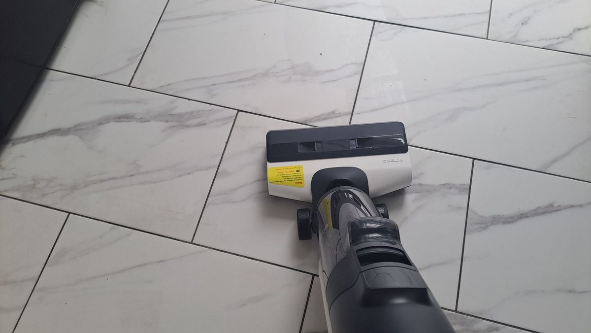 Tineco Floor One S5 Extreme Smart Cordless Wet-Dry Vacuum Cleaner o white tiles