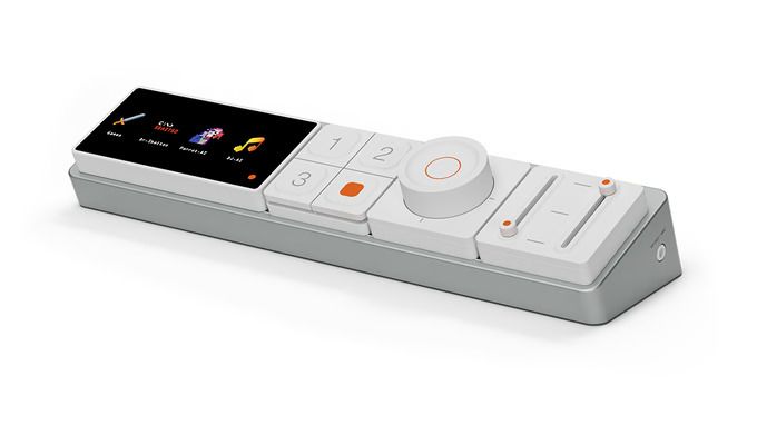 Design and features of the Sound Blaster Re:Imagine modular audio hub with AI