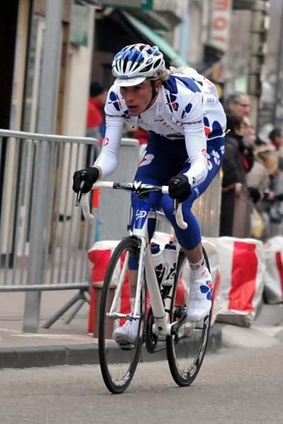 Yoann Offredo (Francaise Des Jeux) gave it a shot on the ending lap number four.