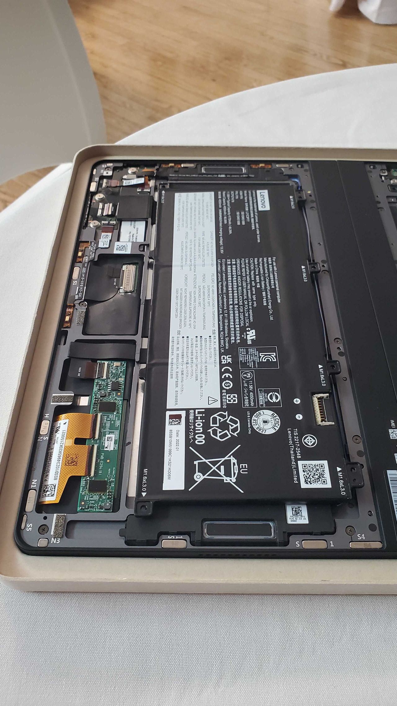 inside thinkpad x1 fold