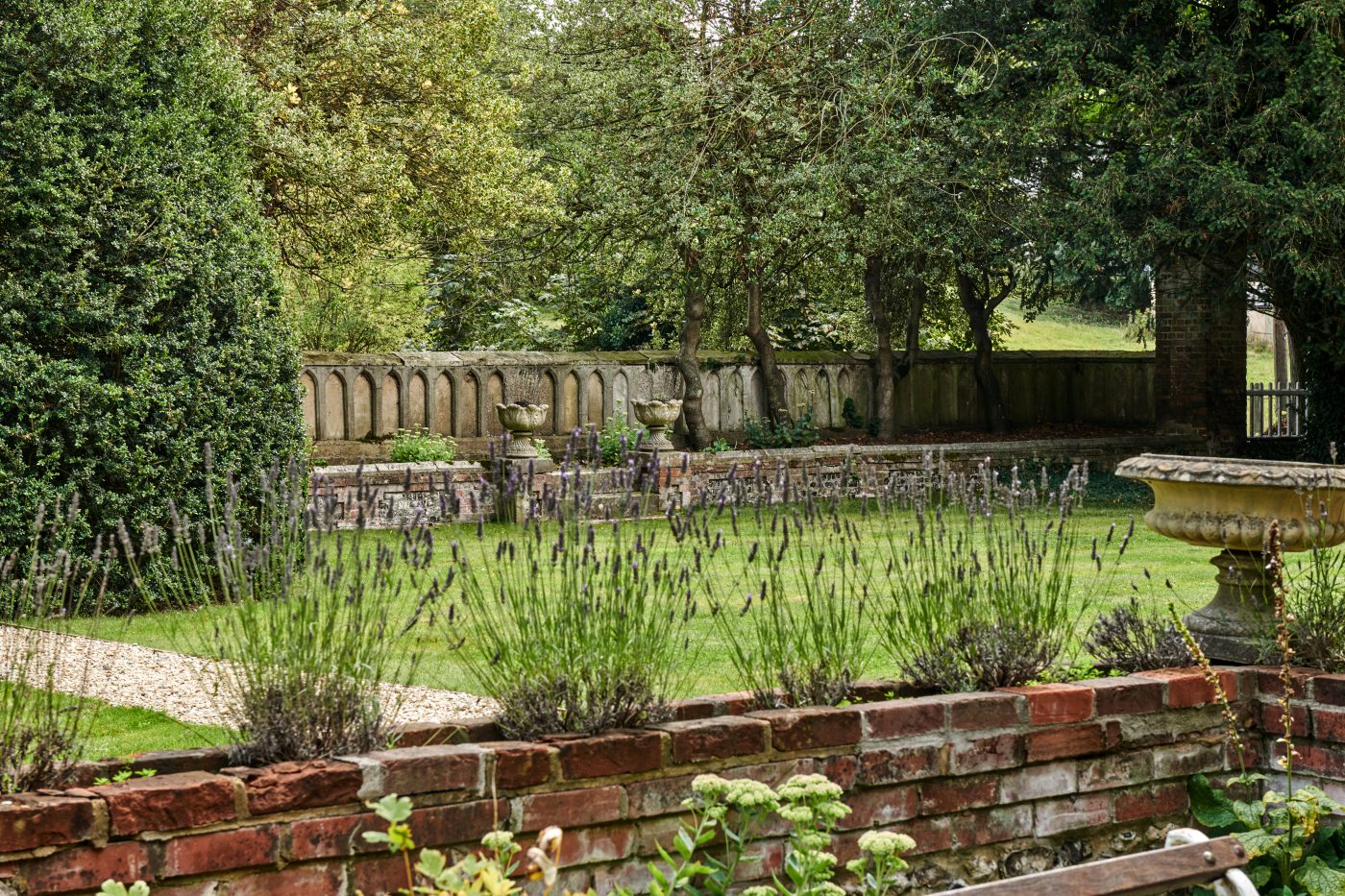 Cholderton-House-Cholderton-Wiltshire-GARDENS2-e1577967534338.jpg