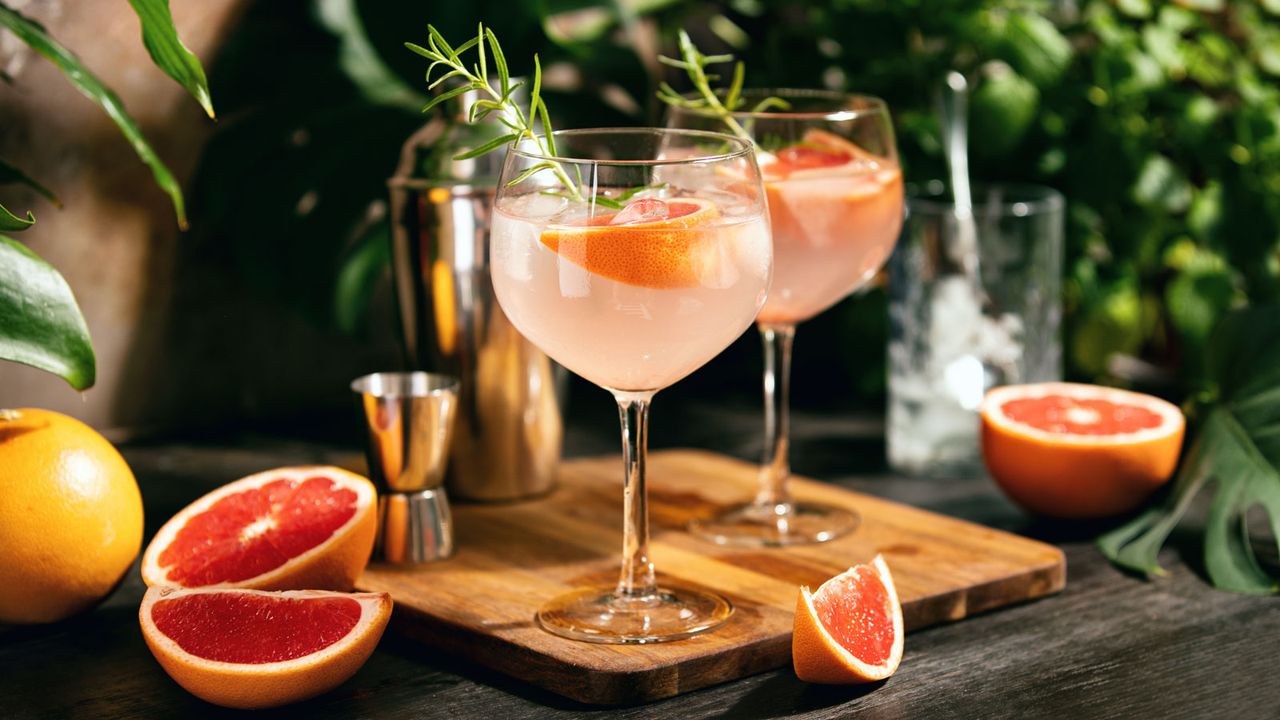 rosemary and grapefruit in gin cocktails