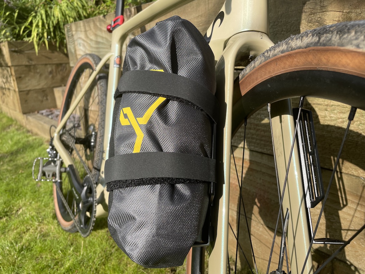 Apidura bike packing Cargo cage pack