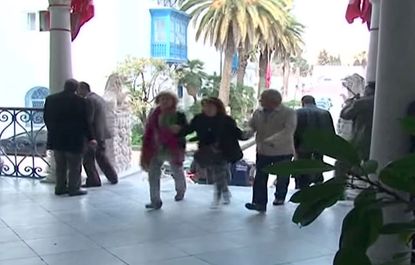 Tourists flee from Tunis's Bardo Museum