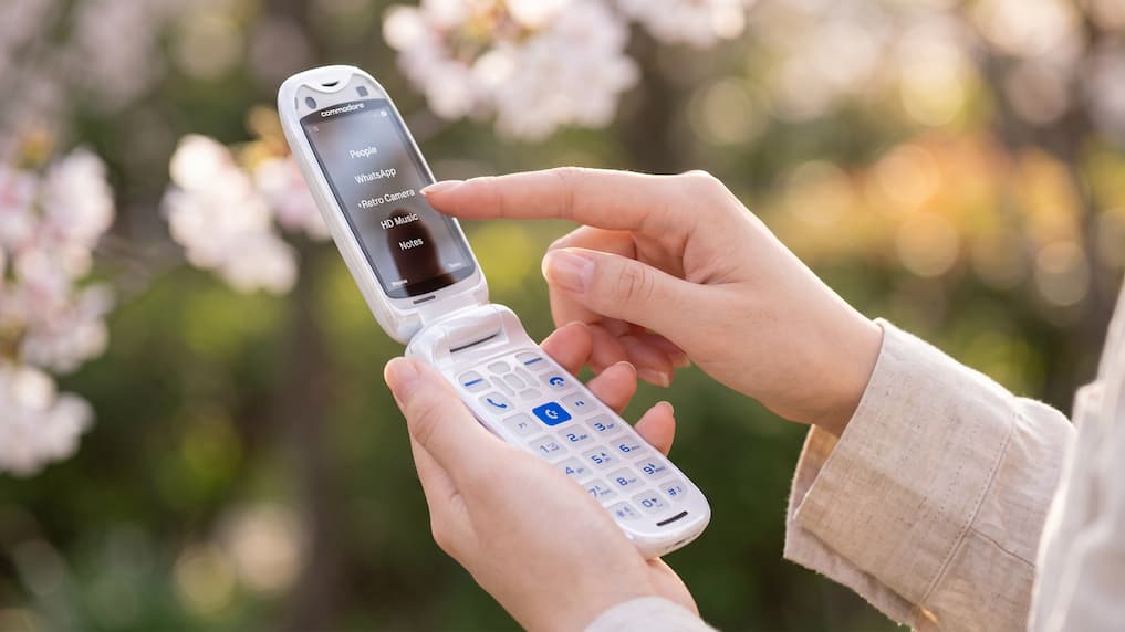 The Commodore Callback retro-themed flip phone.
