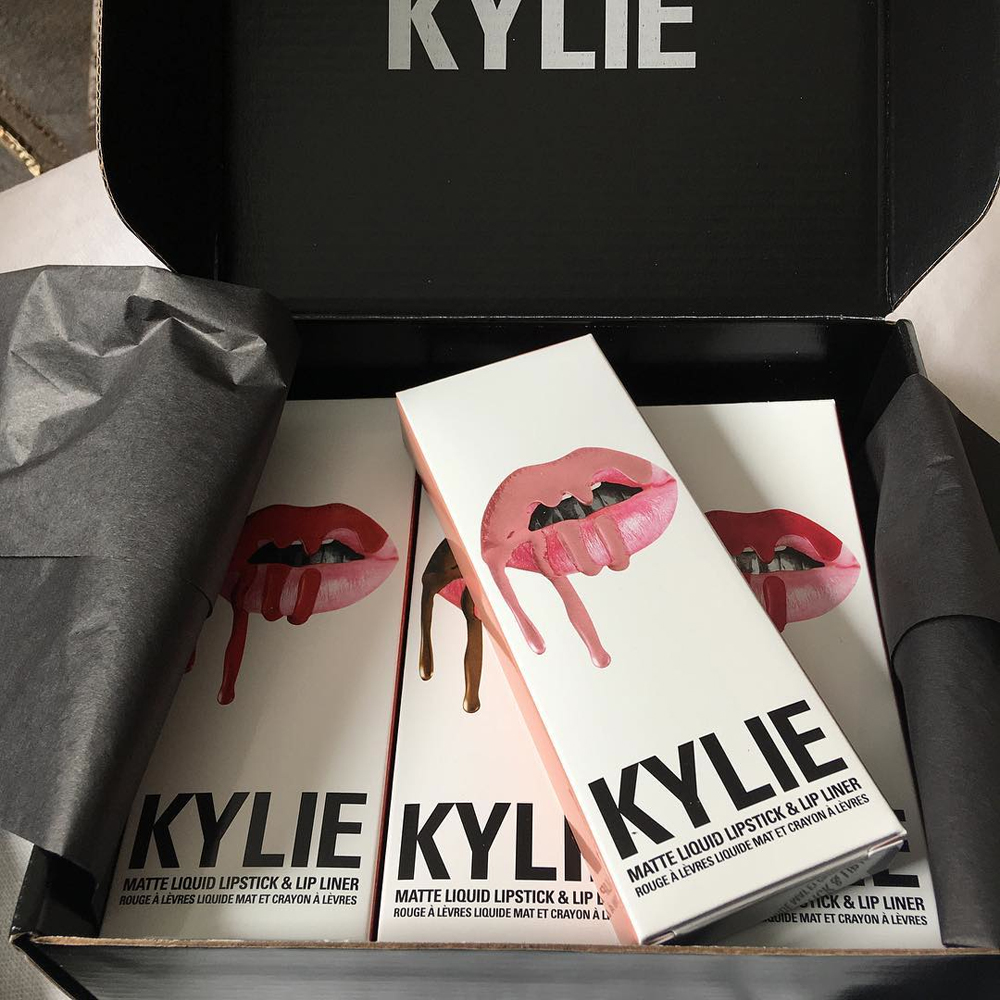 KYLIE Cosmetics Lip Kit: Matte Liquid Lipstick and Lip Liner - Shade KYLIE