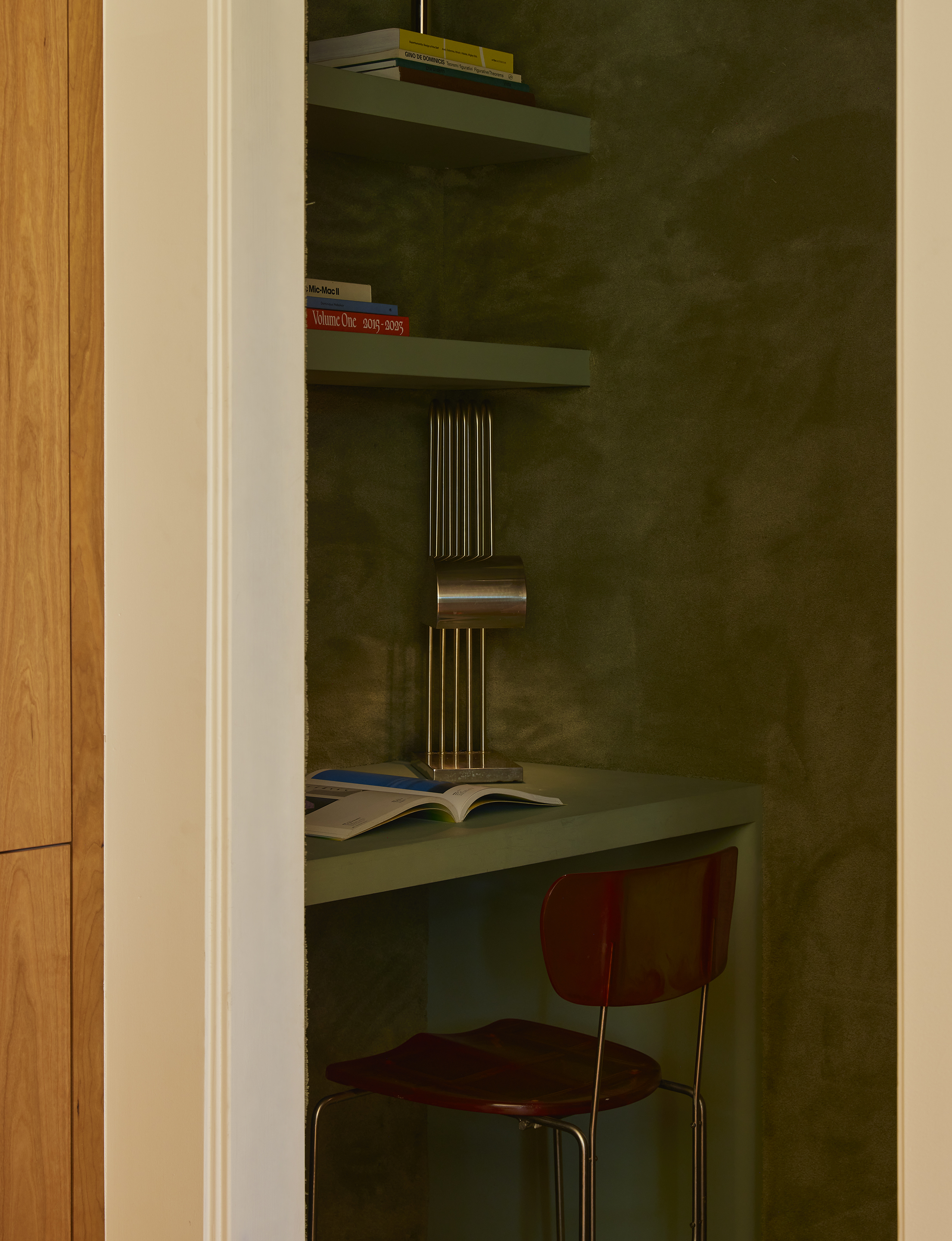 office furnished with cherry wood and terracotta tiles in Los Angeles