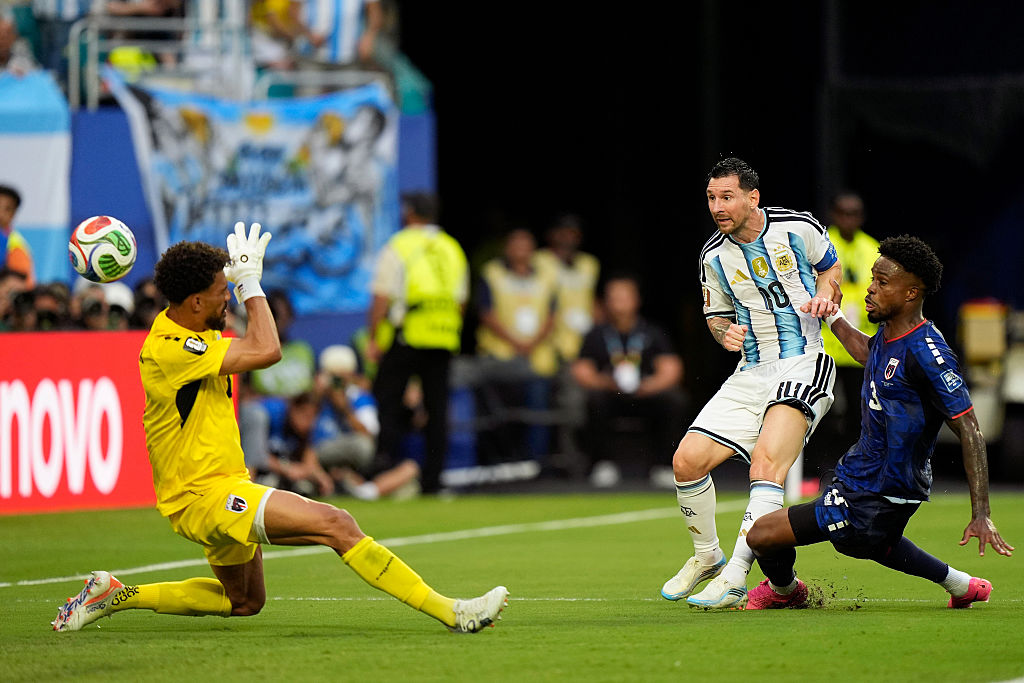 Lionel Messi gives Argentina the lead against Cape Verde