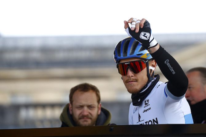 Matteo Trentin (Mitchelton-Scott) signs on in Compi&egrave;gne, France, ahead of the 2019 edition of Paris-Roubaix