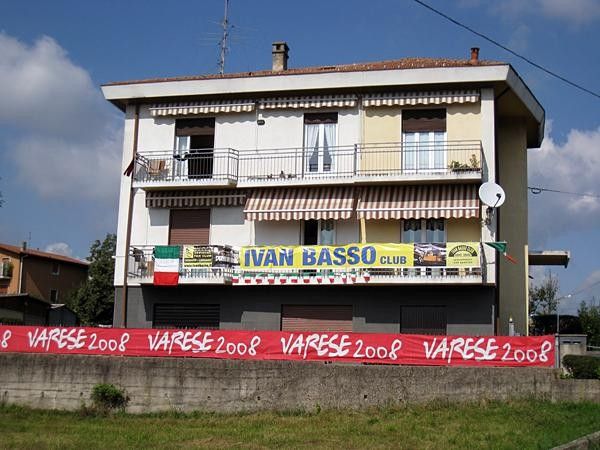 On the left is the Ivan Basso club, which explains his name on the road even though he won't be racing.