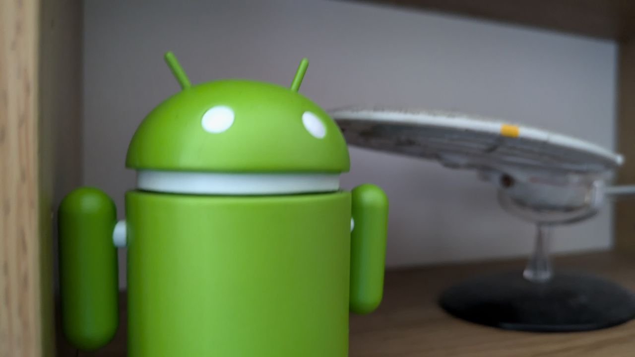 200 photos google pixel 8a vs google pixel 6 pro