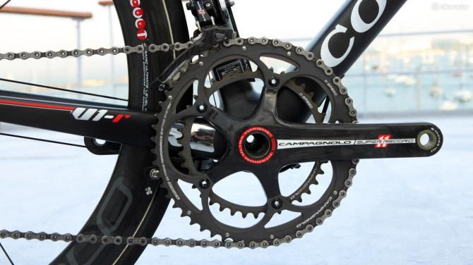 A stainless steel plate is affixed to the chain stay to protect the frame against chain suck