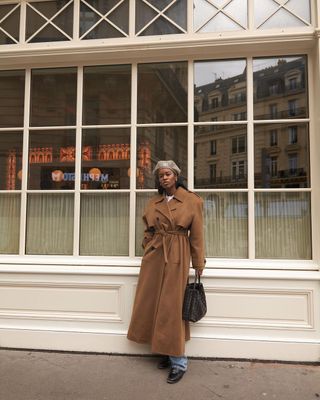 London based influencer @nlmarilyn in jeans and camel coat and beret