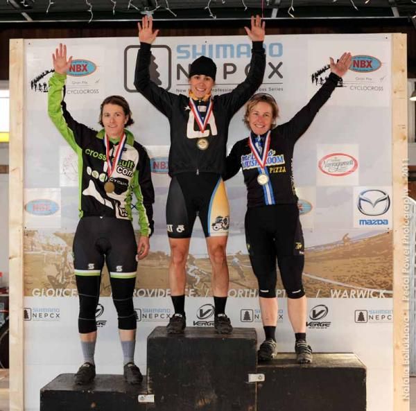 The Women&rsquo;s Podium (L to R): Annis, Smith, Van Gilder