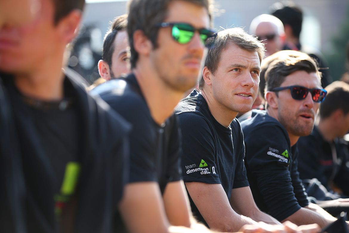 Edvald Boasson Hagen sits with his teammates