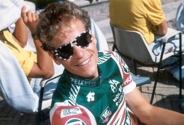 Andy Hampsten awaits the team introductions prior to the 1988 Giro's opening stage.