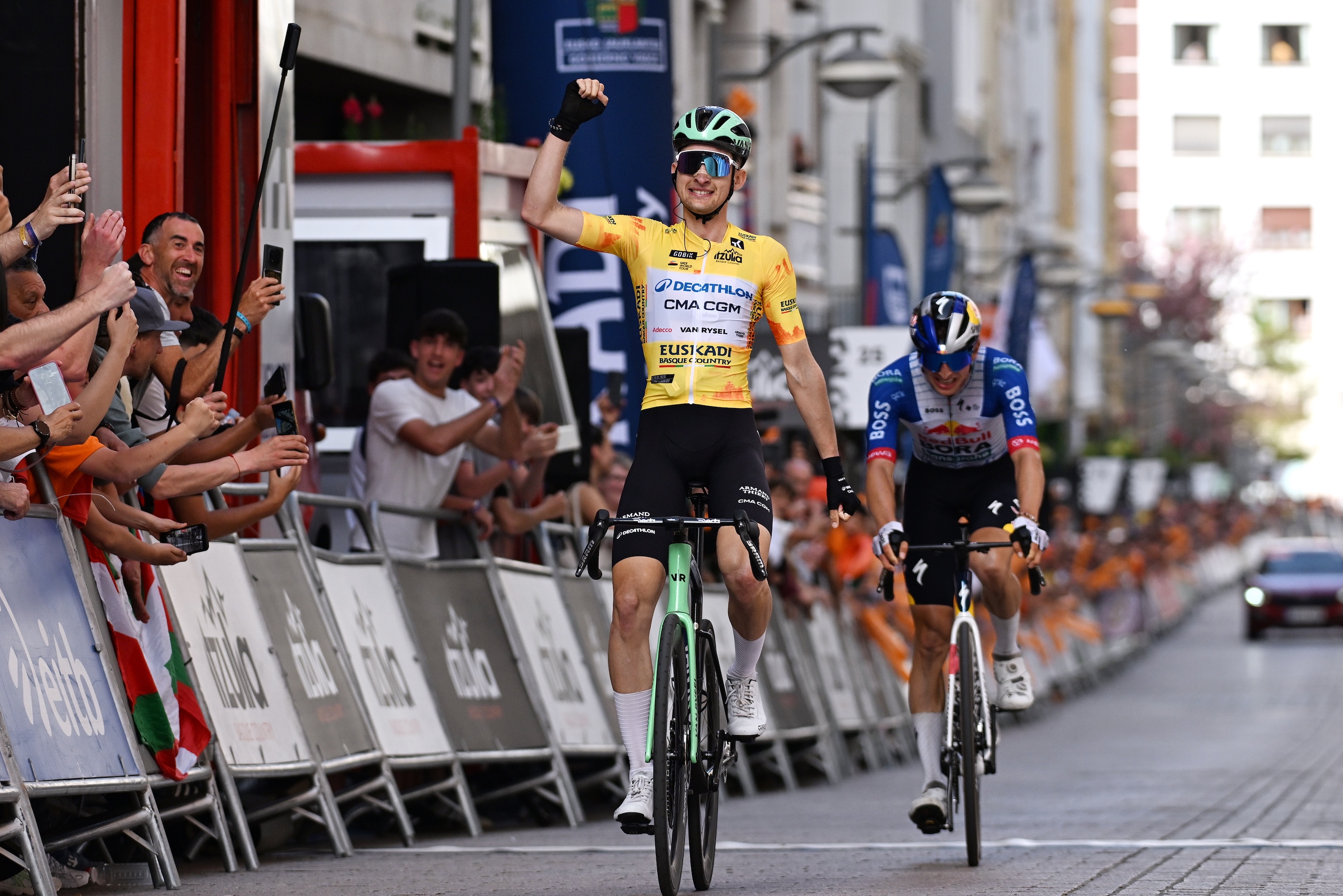 Paul Seixas wins stage 5 Itzulia Basque Country 2026