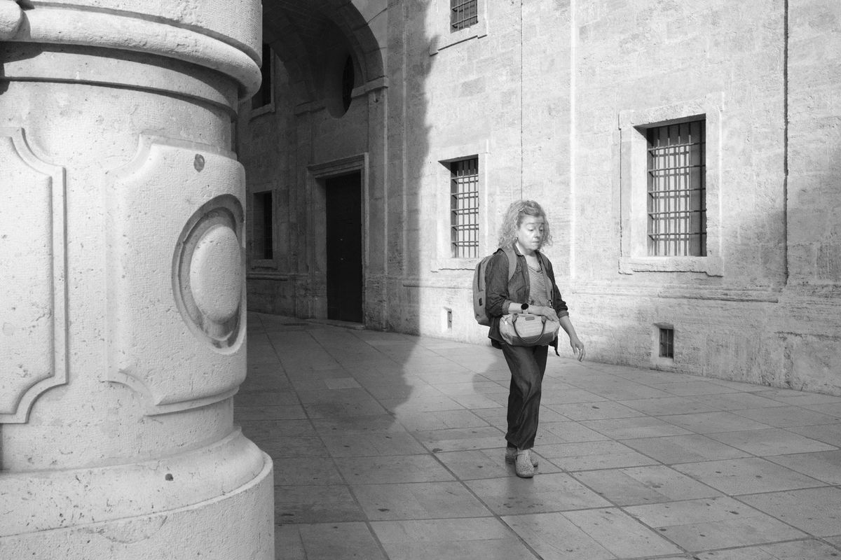 Street photography in Valencia, Spain, taken with the Fujifilm X-E5 mirrorless camera and XF 23mm f/2.8 lens