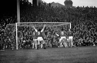 Action from the 3rd Round FA Cup match between Arsenal and York City at Highbury. The final score was a one all draw. 4th January 1975. (Photo by Staff /Daily Mirror /Mirrorpix via Getty Images)