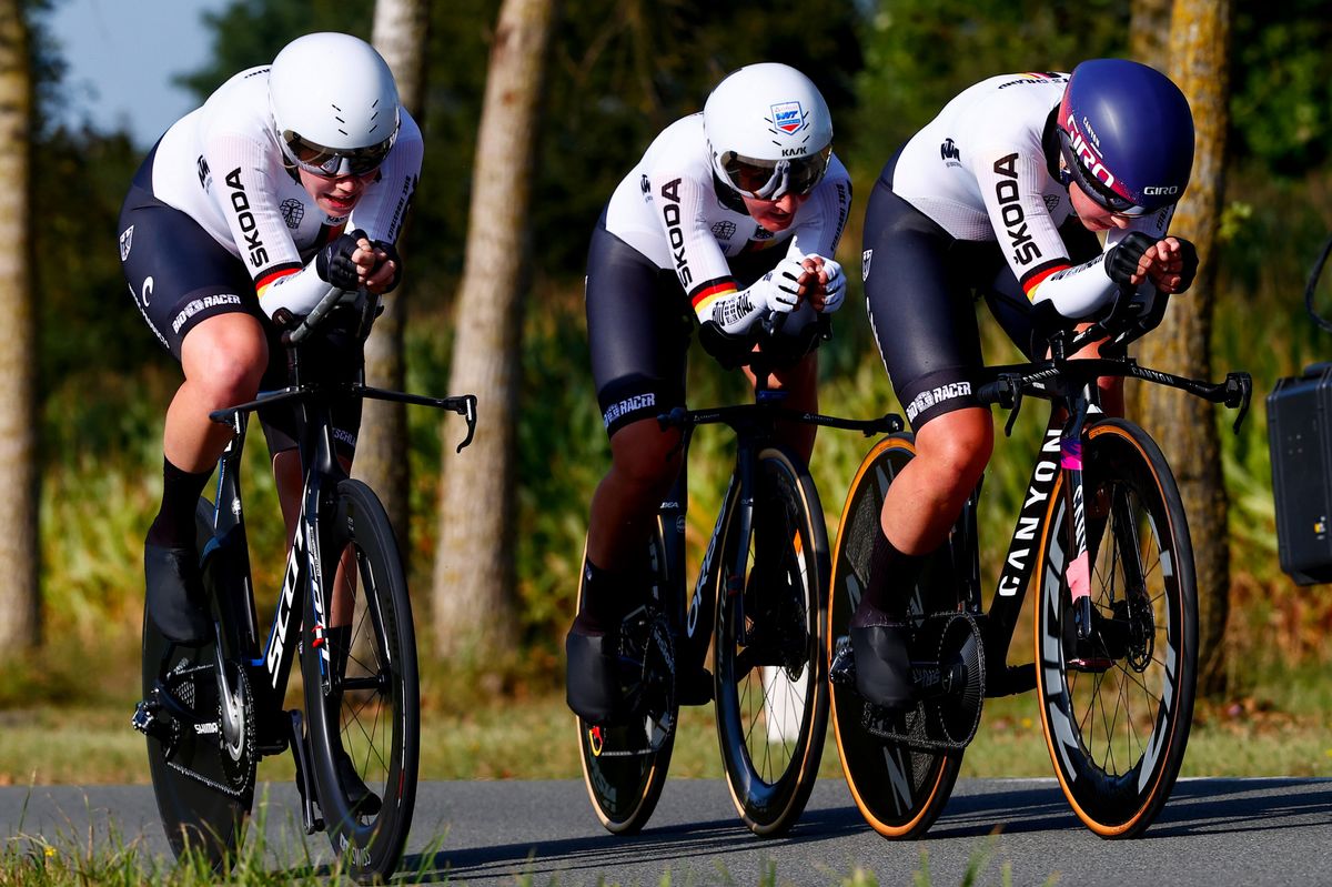 2021 UCI World Championships Flanders Mixed Relay Knokke Heist Bruges 443 km 22092021 Mieke Kroger Germany Lisa Klein Germany Lisa Brennauer Germany photo Luca BettiniBettiniPhoto2021