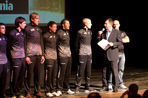 Paul Sherwen has a chat with Tyler Wren (Jamis-Sutter Home) at tonight's team presentation.
