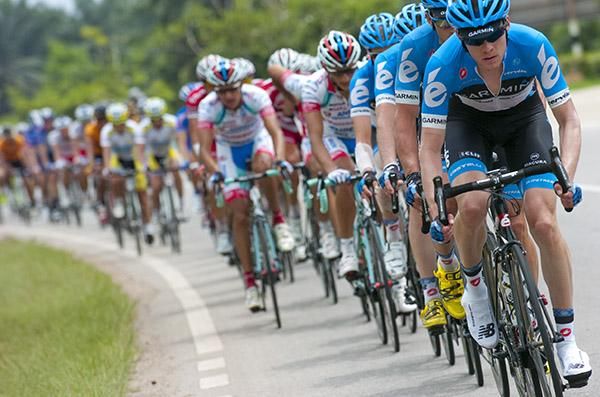 Garmin Barracuda do the work for the majority of the stage until Farnese Vini take over in the concluding kilometres to enable their sprinter Andrea Guardini to do his thing
