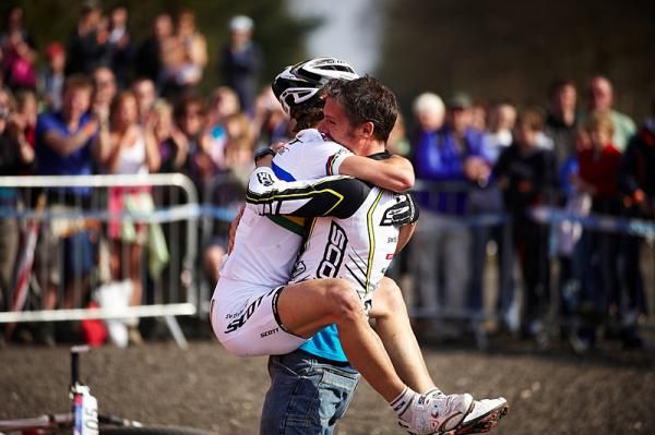 Irina Kalentieva shows her joy after victory in the women's elite race
