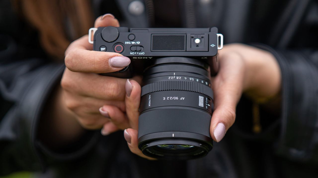 Viltrox unveils two affordable and lightweight portrait prim