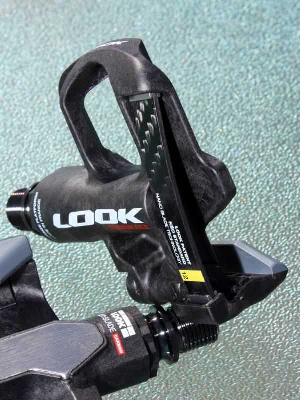 The carbon 'blade' is what lends the K&eacute;O Blade its distinctive feel but the spring tension isn't adjustable (though there is a stiffer 16Nm option available) and the spring itself is susceptible to damage in a crash