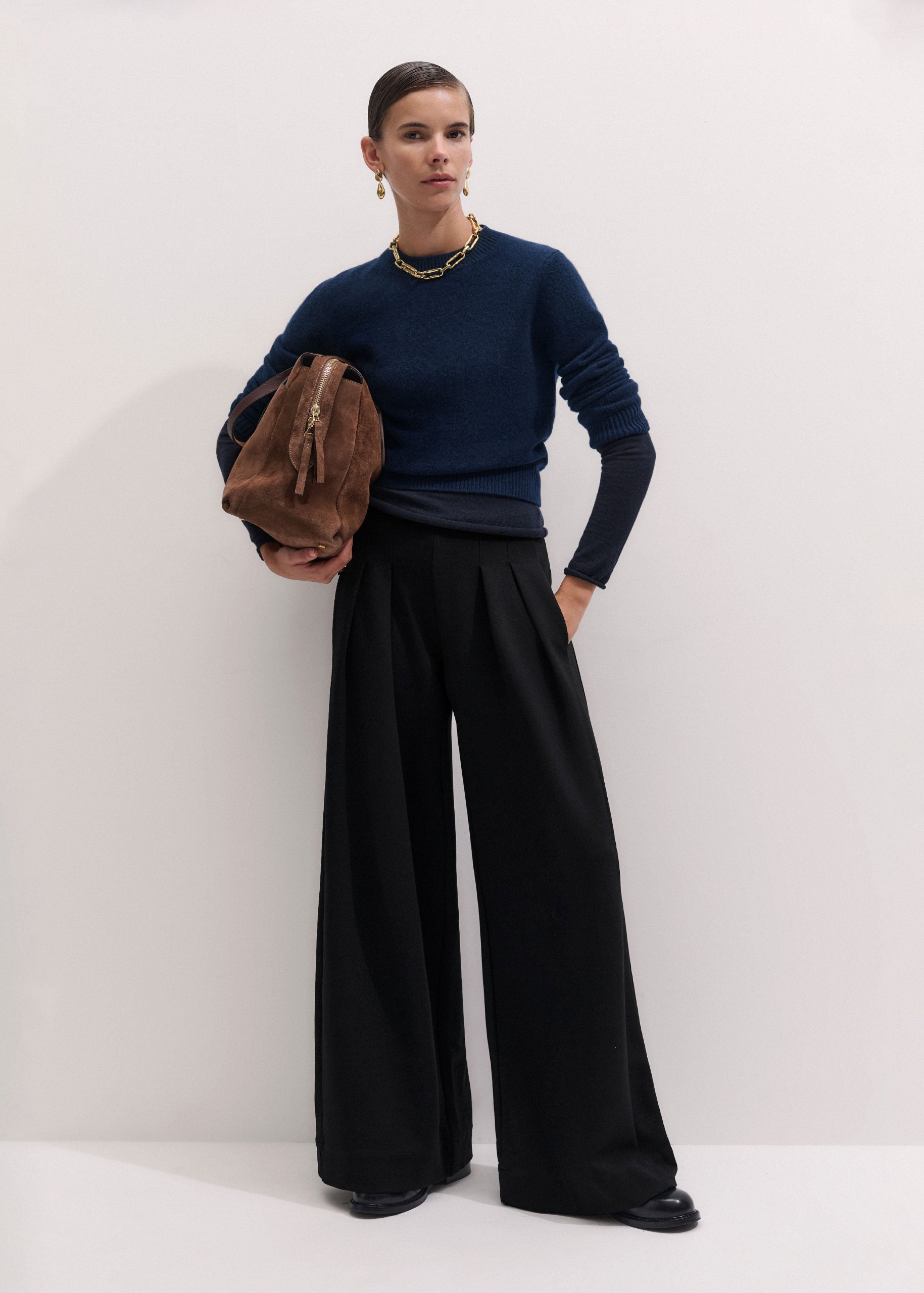 Wide-Leg Trouser