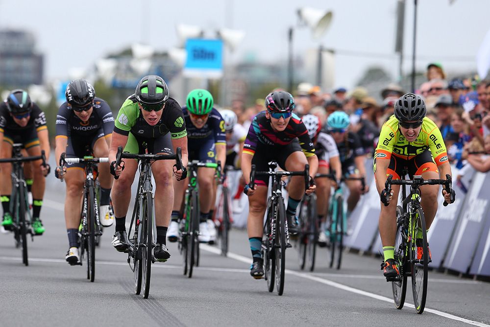 Kirsten Wild (Cylance) beat Chloe Hosking (Al&eacute; Cipollini) in a close sprint
