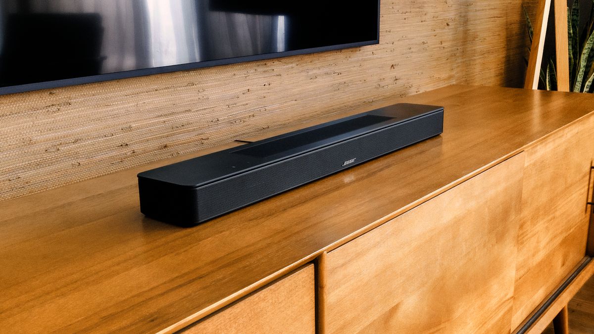 Bose Soundbar 600 jest wyposażony w technologię Dolby Atmos, eARC i Chromecast w kompaktowej obudowie