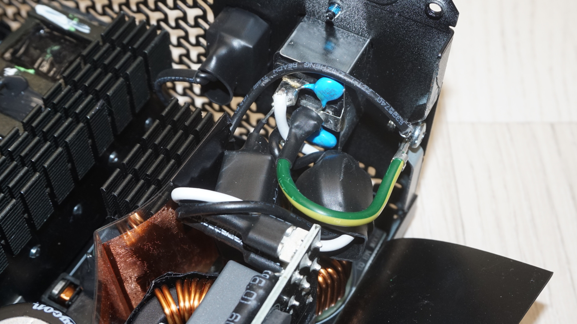 Corsair HX1000i Shift PSU