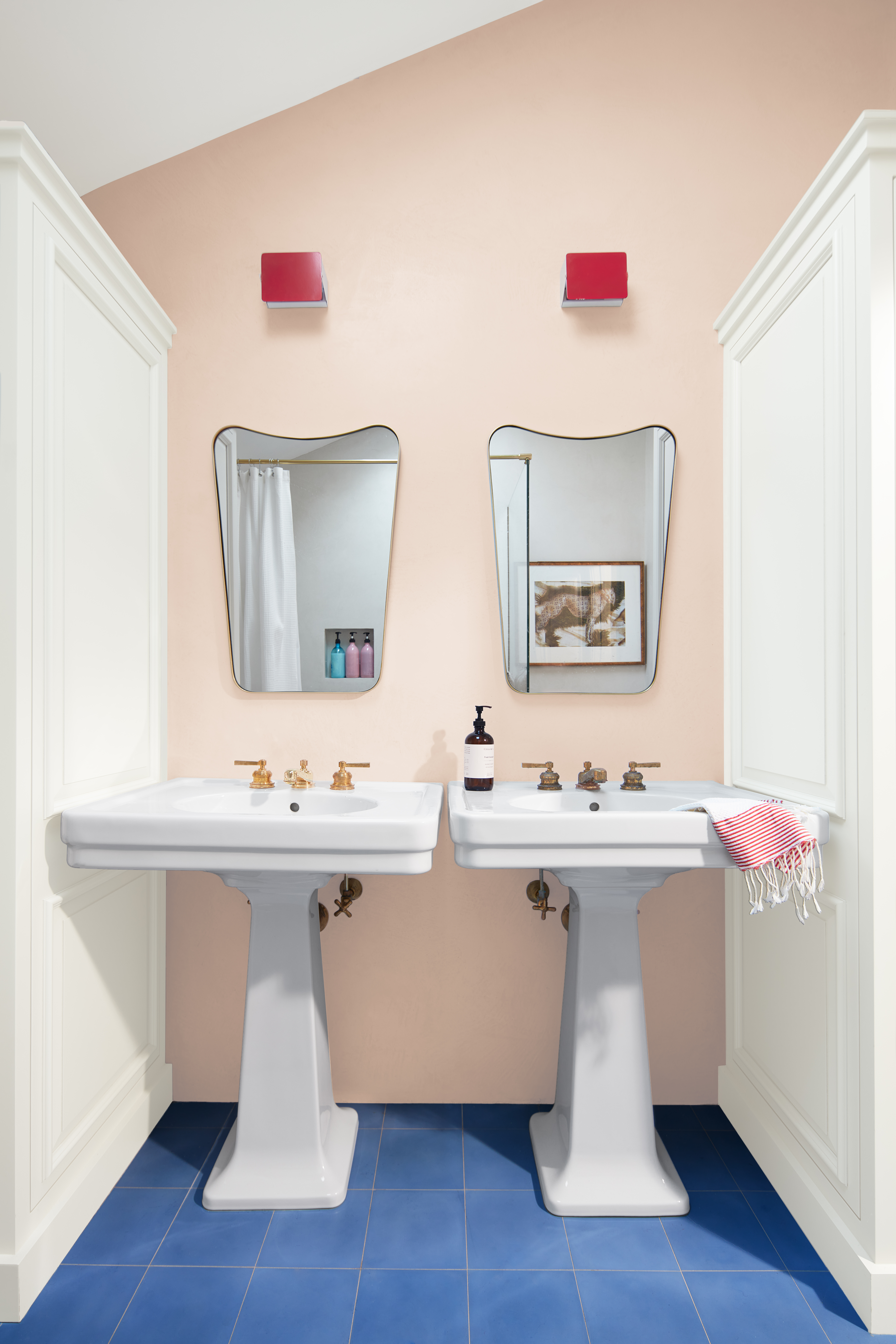 Benjamin Moore Peach Pink Paint